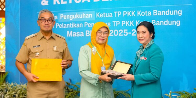 Farhan Sambut Pengurus Baru TP PKK dan Posyandu Kota Bandung
