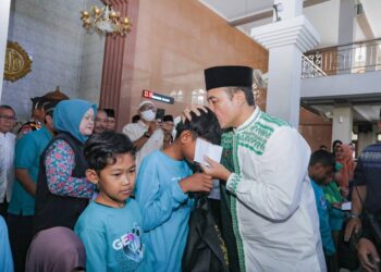 Wakil Wali Kota Bandung Donasikan Gaji Pertama untuk Anak Yatim dan Siap Jadi Orang Tua Asuh