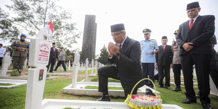 Peringati Bandung Lautan Api, Forkopimda Tabur Bunga di TMP Cikutra