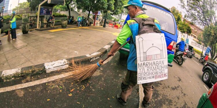 Ribuan Personel Kebersihan Tetap Bertugas di Masa Libur Lebaran