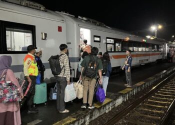 170 Relawan Bantu Lancarkan Arus Mudik di Daop 2 Bandung