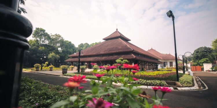 Belajar dari Istana, Farhan Ingin Tetapkan Aturan Pelestarian Gedung Cagar Budaya
