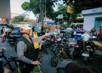 Wali Kota Bandung Tinjau Jalur BRT, Simulasi dengan Gunakan Sepeda