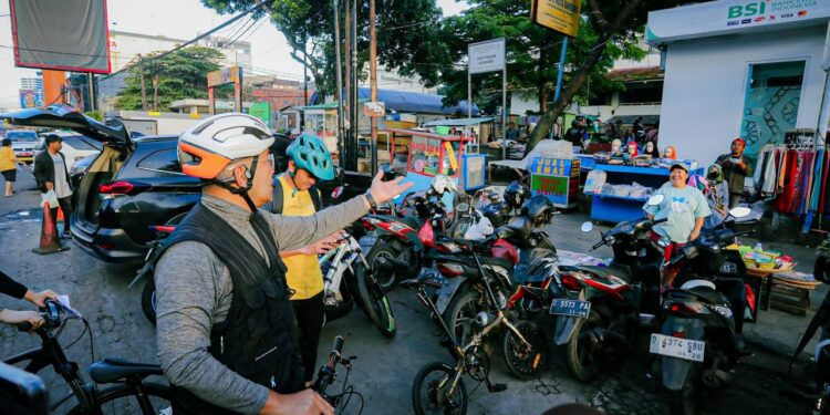Wali Kota Bandung Tinjau Jalur BRT, Simulasi dengan Gunakan Sepeda