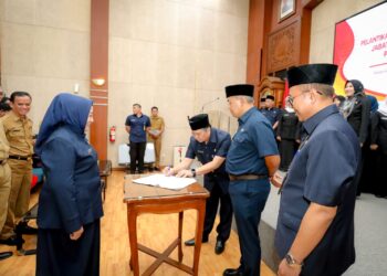 Farhan Lantik 33 Pejabat Fungsional, Ajak Jadi Motor Inovasi Pemerintahan