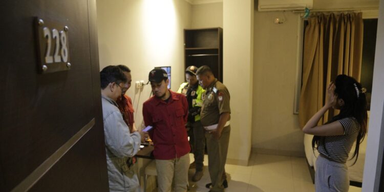 Satpol PP Kota Bandung Tindak 17 Kasus Asusila dan Sita Ratusan Minol