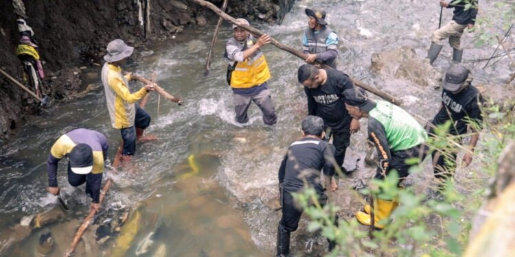 Tidak Ingin Ada Korban Jiwa, Farhan Kembali Ingatkan Warga di Bantaran Sungai Segera Pindah