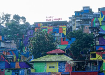 Farhan Resmikan Wisata Tematik Lembur Katumbiri