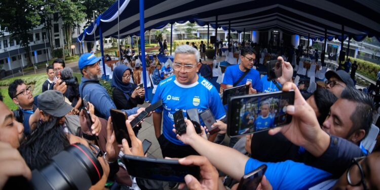 Pawai Juara Persib, Kota Bandung Jadi Lautan Biru