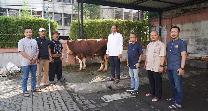 BRI RO Bandung Sembelih Puluhan Hewan Qurban