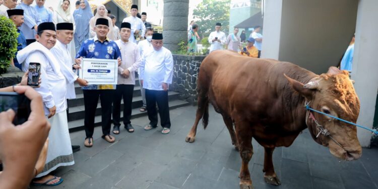 Wali Kota Bandung: Kurban Terdistribusi Merata, Sampah Terkendali