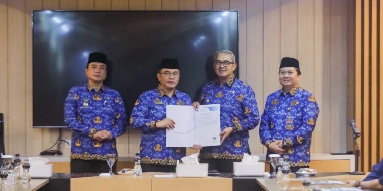 Rotasi Jajaran PDAM Tirtawening, Wali Kota Bandung: Penyegaran Organisasi, Tugas Berat Menanti