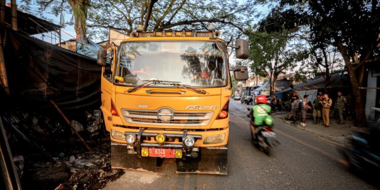 Pemkot Bandung Tutup Titik Sampah Ilegal, Warga Diminta tak Buang Sembarangan