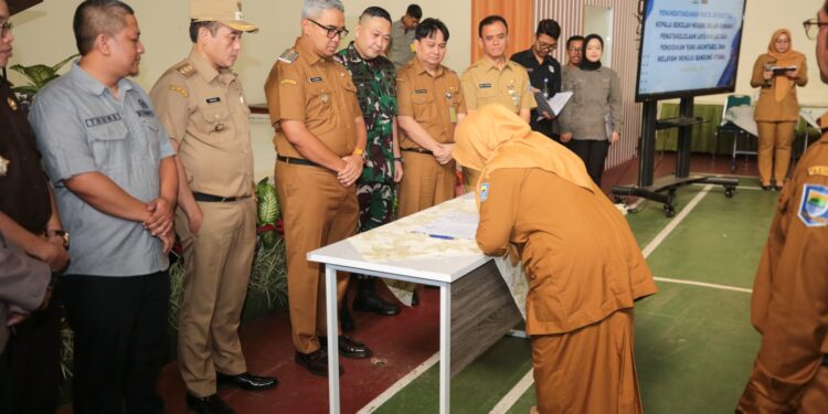 Kepala Sekolah Negeri Kota Bandung Teken Pakta Integritas, Pastikan SPMB 2025 Transparan dan Akuntabel