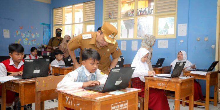 Serentak di 20 Lokasi, 1.635 Siswa Ikuti Tes Prestasi SPMB Kota Bandung