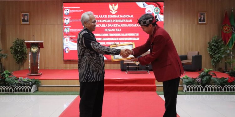 Terpilih Aklamasi, Dosen USB YPKP Jadi Ketua Umum PDPKN