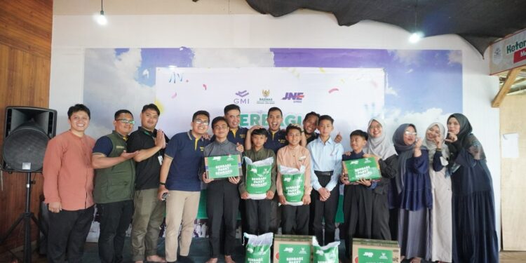 Peduli Santri, BAZNAS Jabar Salurkan Sembako di HAN