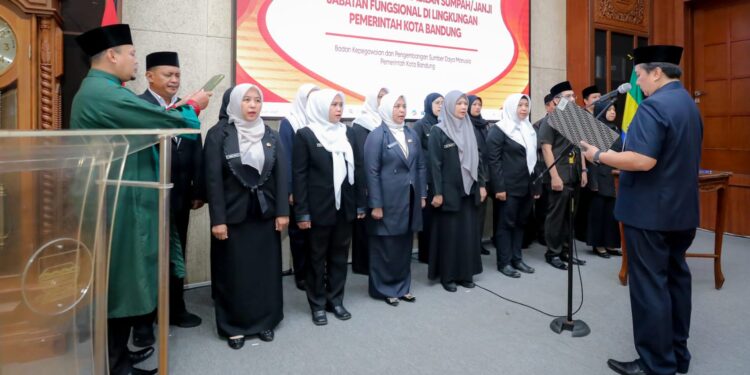 Zulkarnain Lantik 16 Pejabat Fungsional ASN Pemkot Bandung