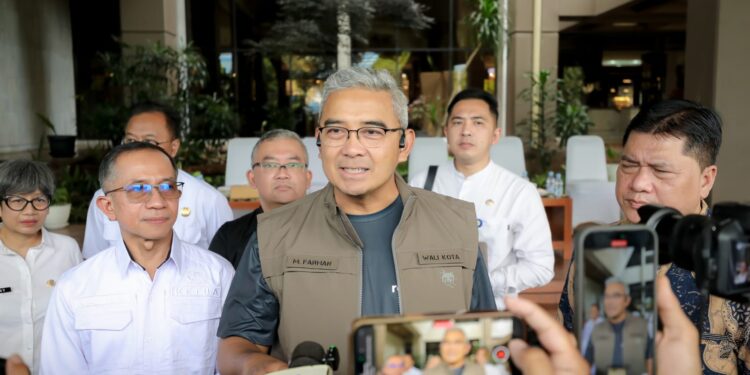 Dampingi Studi Tur ke PT DI, Farhan Beberkan Kerennya Dirgantara Bandung