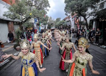 Kirab Budaya HUT ke-80 Jawa Barat Berlangsung Meriah