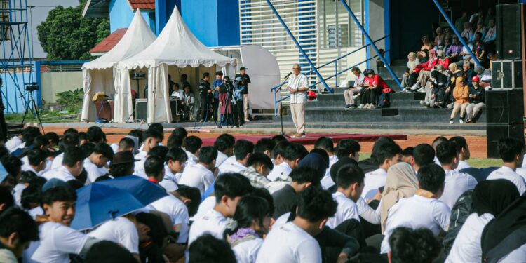 Farhan Beri Kuliah Umum untuk Ribuan Mahasiswa Baru Unpad