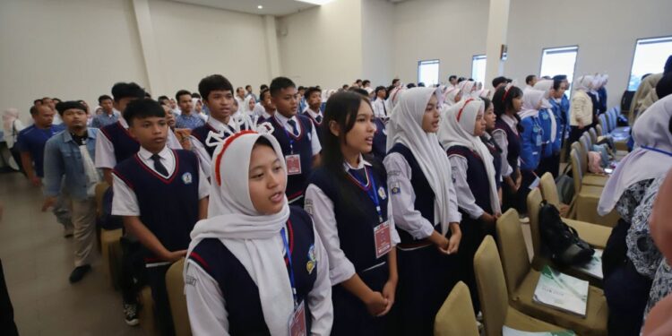 Penguatan Pendidikan Karakter Bagi Siswa IX SMP Negeri di Kota Bandung