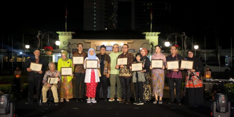 Pemkot Bandung Apresiasi 10 Pegiat Budaya: Kolaborasi Jadi Kunci Majukan Ekosistem Kebudayaan