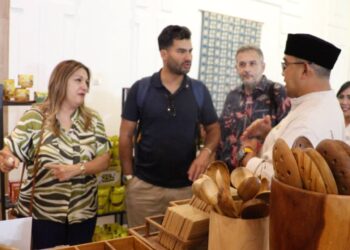 Wali Kota Bandung Perkenalkan Beragam Produk Lokal Bandung Dihadapan Delegasi Asia Afrika