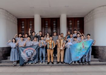 Erwin Lepas Tim Futsal SMAN 21 Bandung ke Turnamen Nasional by.U di Semarang