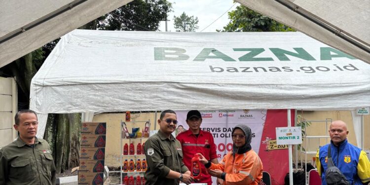 200 Ojol Dapat Bantuan Servis & Ganti Oli Gratis dari BAZNAS Jabar