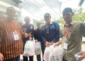 Warga Desa Cipagalo Dapat Bantuan Sembako dan Uang Kafalah dari Baznas Jabar