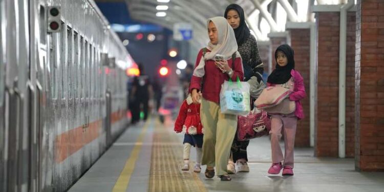 Daop 2 Bandung Siapkan 27 Perjalanan KA Selama May Day 2026