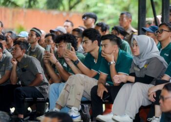 Jelang Lebaran, Pegawai Kebun Binatang Bandung Diberi Kadeudeuh