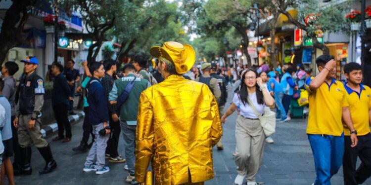 Farhan Prediksi Kunjungan Wisatawan ke Kota Bandung Tembus 1 Juta