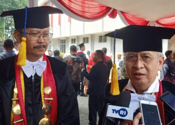 USB YPKP Wisuda 391 Lulusan, Rektor dan Ketua Yayasan Beri Pesan