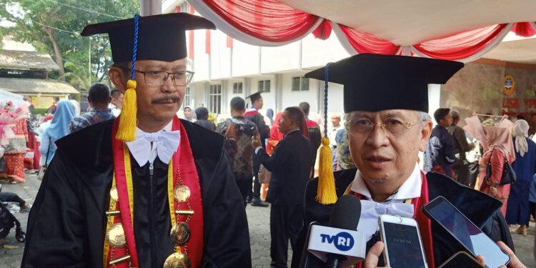 USB YPKP Wisuda 391 Lulusan, Rektor dan Ketua Yayasan Beri Pesan