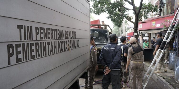 Satpol PP Perluas Penataan PKL ke Sejumlah Kawasan Strategis Kota Bandung