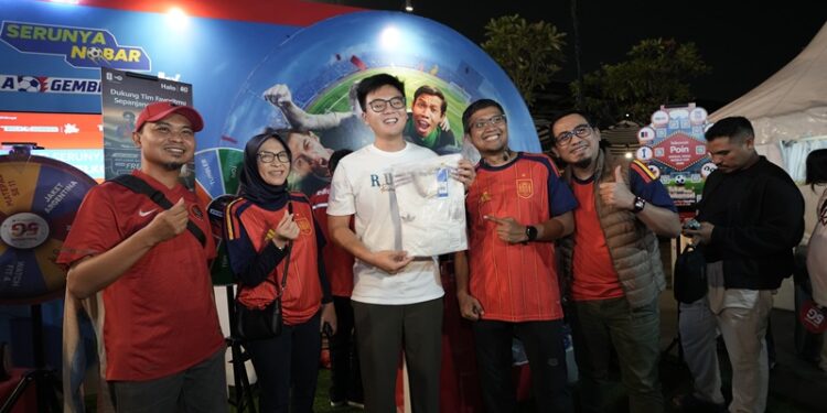 Telkomsel Bagikan Jersey Resmi Saat Nonton Bareng Final Piala Dunia 2026