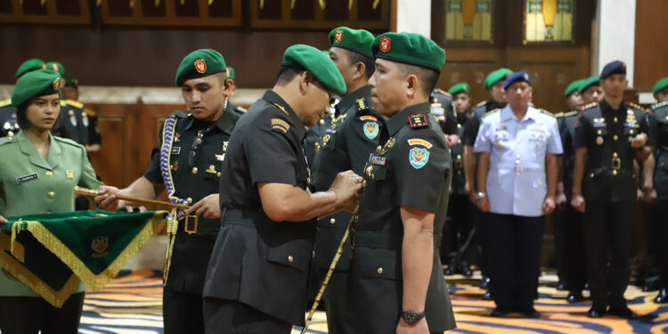 Pergantian Pucuk Pimpinan Kodim 0618/Kota Bandung, Letkol Inf Albert Frantesca Resmi Jadi Dandim Baru