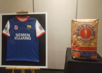 Logo Semen Kujang Nempel di Jersey PERSIB Selama Tiga Tahun
